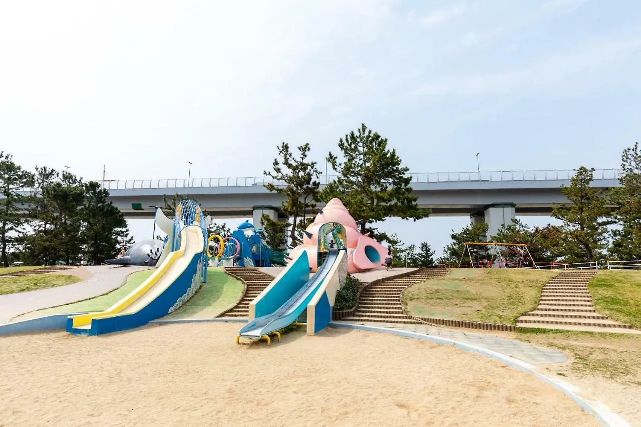 Kansai Seaside Hotel Kaizuka 4*,